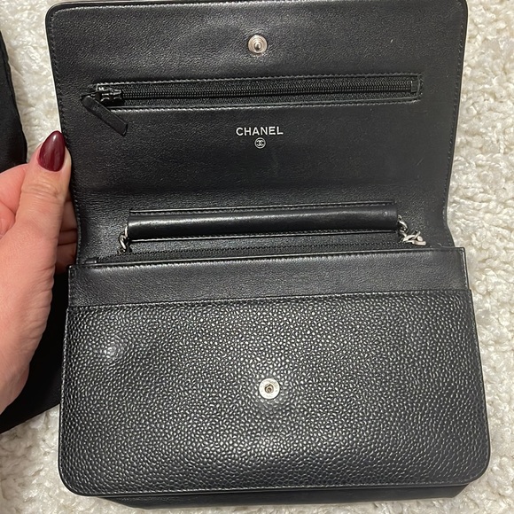 CHANEL Timeless Classic Wallet on a Chain - Picture 2 of 11